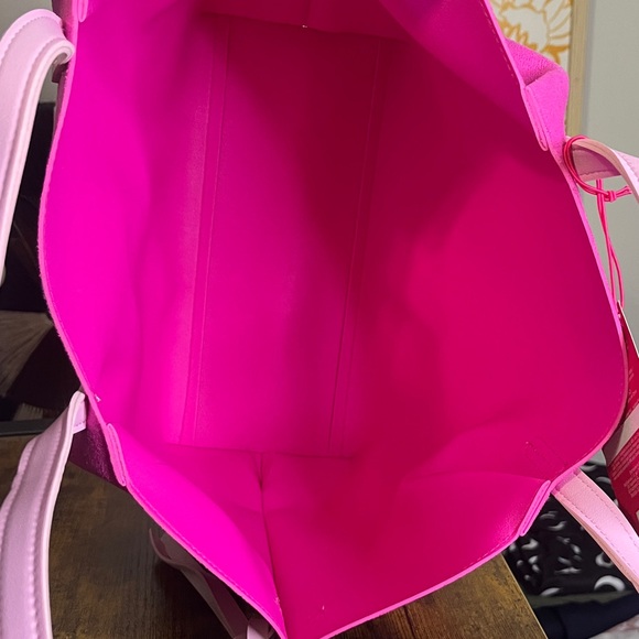 Juicy Couture Bright Pink Tote with Light Pink Straps - Picture 5 of 7